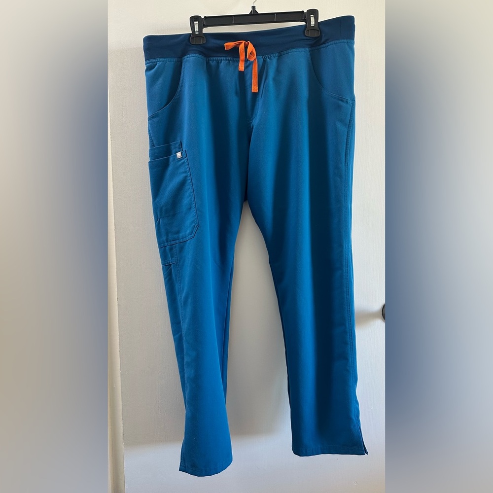 Women’s Figs Scrub Pants